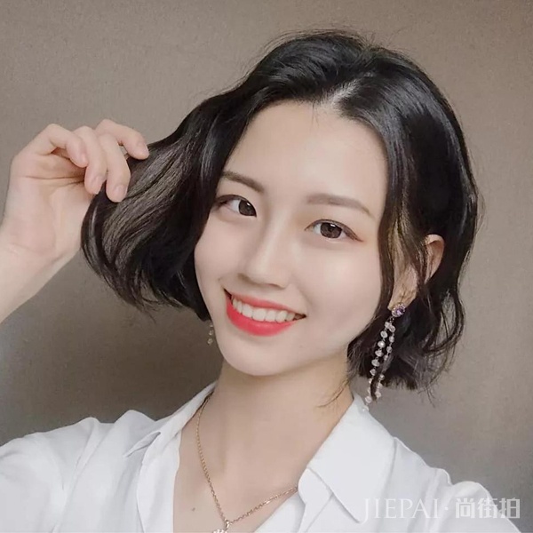 这些百搭又耐看的短发,你真的可以试试