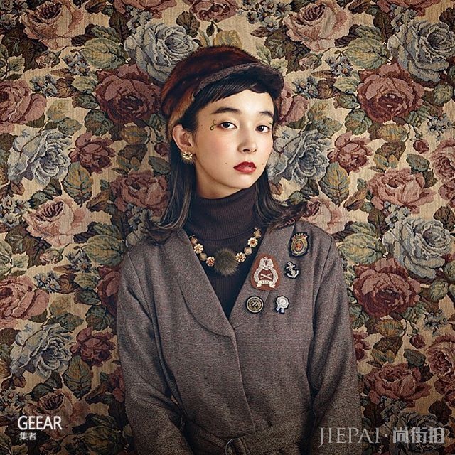 过目难忘的不完美脸孔:风格百变的日系模特偏爱黑色系酷帅穿搭!