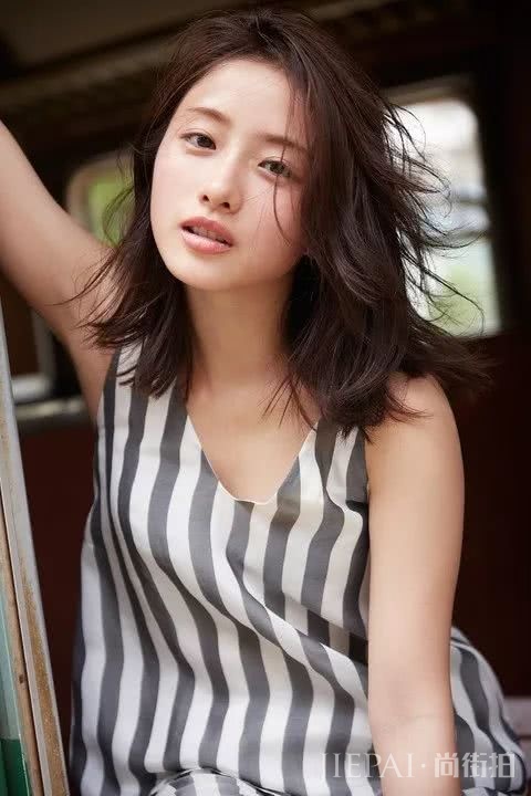 日本艺人排行发表!力压新垣结衣和石原里美的“女人”竟是她