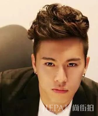 男生在美发店怎样跟发型师说自己想要的发型?