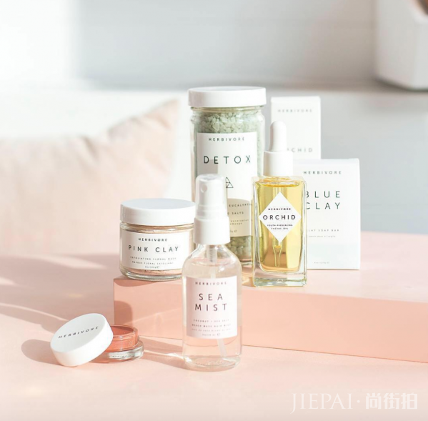 Herbivore Botanical 让你沉浸在梦幻缤纷的色调里
