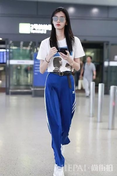 明星们机拍的常客居然是差点被妈妈扔掉的“校服裤”