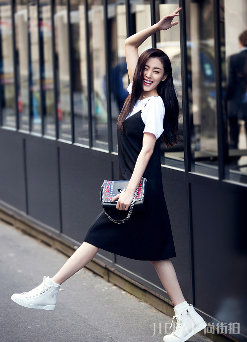 张天爱穿搭越来越霸气,每一款造型都让人眼前一亮!