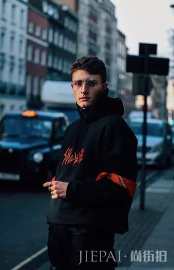 技巧穿出本季男装街头时尚!