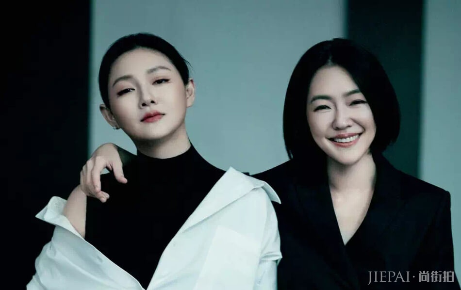 大小s合体秀姐妹情 演绎低调黑白诱惑