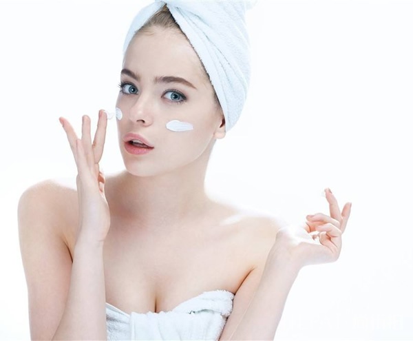 冬季逆龄护肤攻略:抚平颈纹+润手