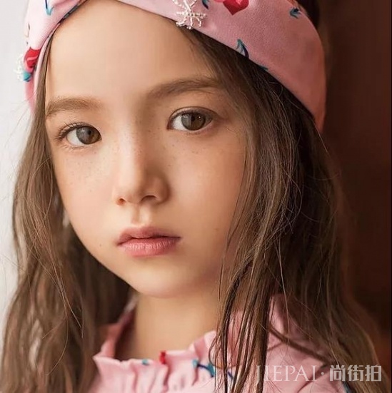 雀斑妆怎么化 你还在磨皮人家早就不care了