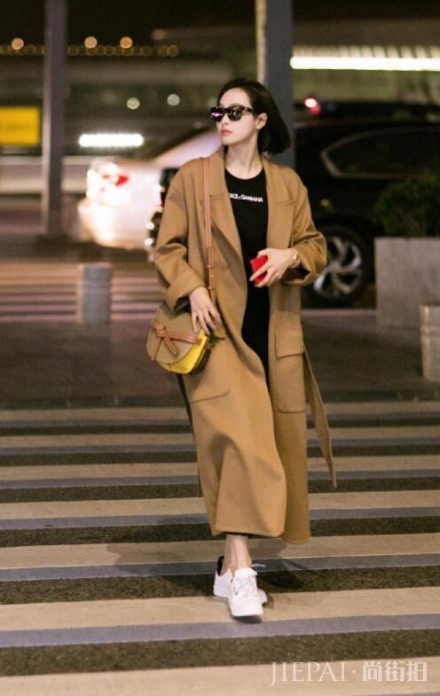 驼色大衣,被孙俪的气质给征服了?宋祖儿穿得游刃有余