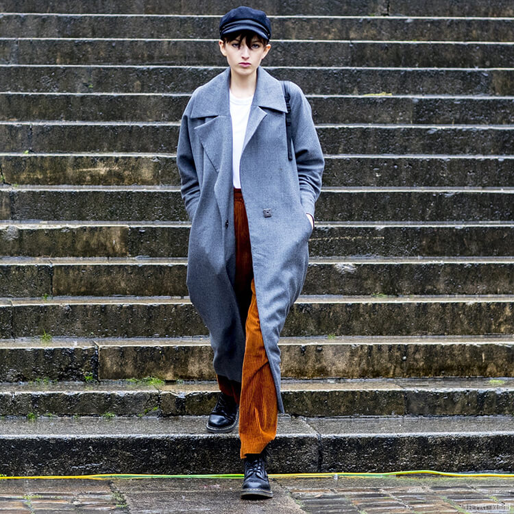 这个冬天时尚百搭灰色大衣必不可少!