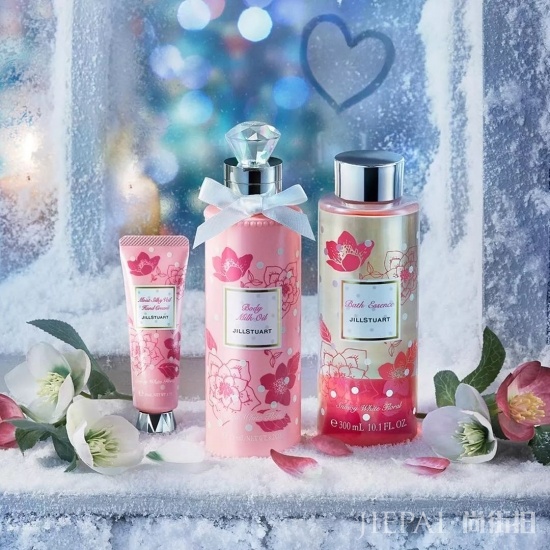 圣诞节送女朋友什么化妆品 这些绝美的圣诞限量彩妆