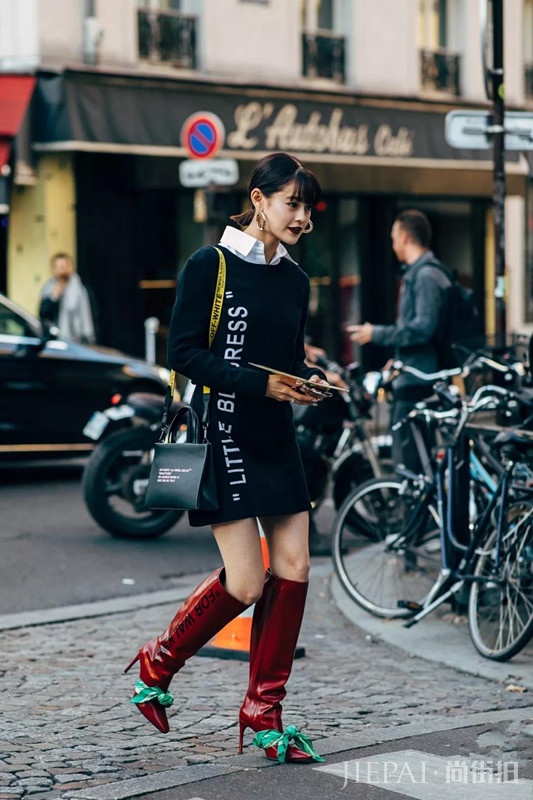 秋冬鞋子怎么搭配衣服 在冬天用一双红色鞋子吸睛