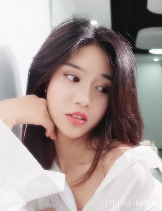 夏季适合什么颜色的口红颜色 这些都是夏天必备的口红