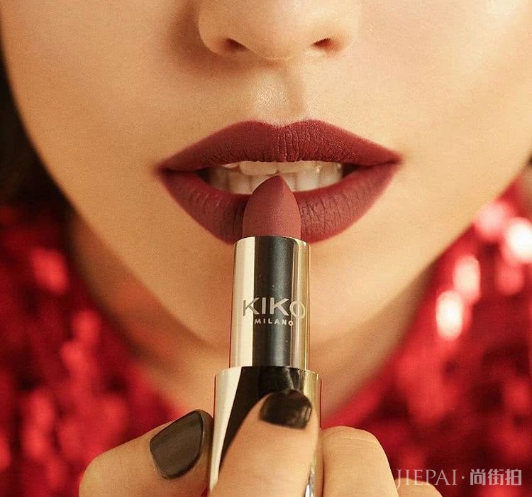 美妆博主疯狂推荐的彩妆,出了圣诞限量款,个个美爆