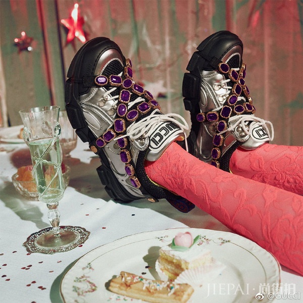 Flashtrek 运动鞋,踏出爱的每一步