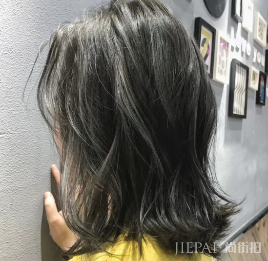 棕灰色头发图片 今年秋冬这个发色最适合你