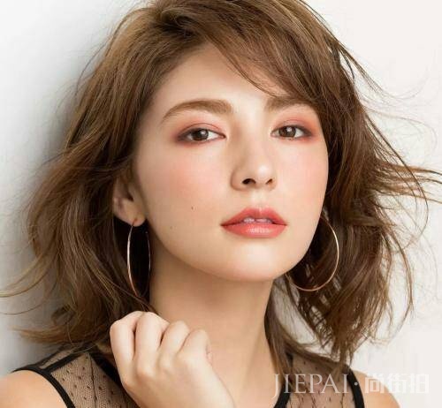 过年看亲戚，什么色系眼妆才能避免非主流？