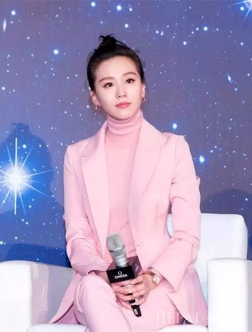 今秋最火“烟管领”,给你意想不到的保暖时髦!