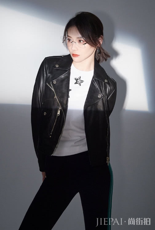 袁姗姗穿男装帅过男艺人！