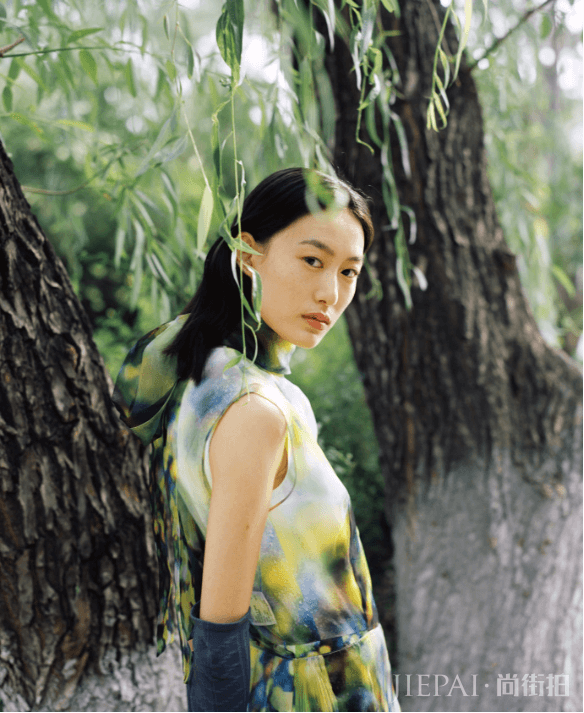 秦舒培携阿玛尼风光回归!这个女人到底有什么魅力能让浪子回头