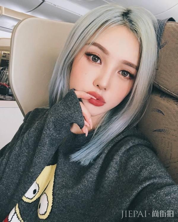 美妆大神Pony教你快速黏假眼睫毛的方法，竟然可以这么简单？