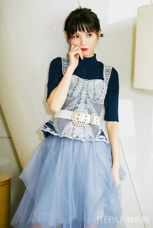 张予曦在腰带上镶了42颗珍珠，在哪定做的？