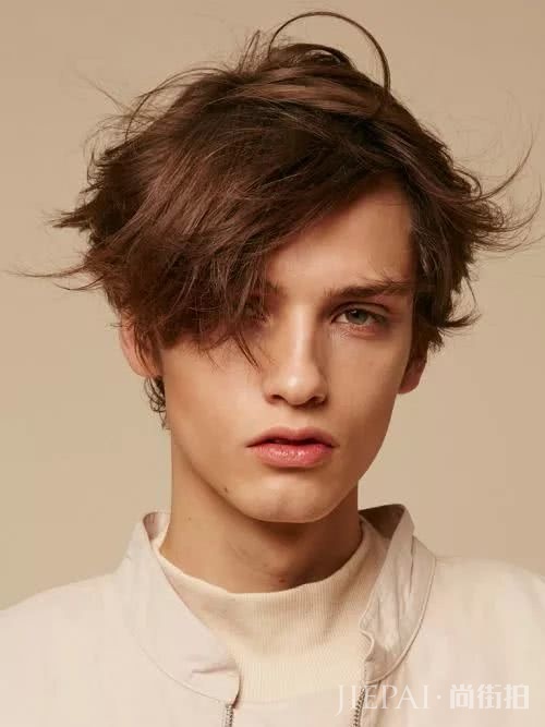 灵魂拷问:直男应该化妆吗?