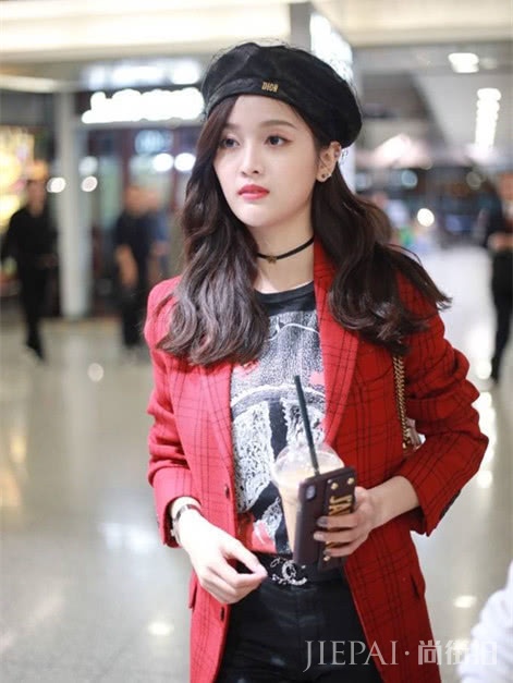 吴宣仪私服风格“变化多端”，居然还是个帽子大户