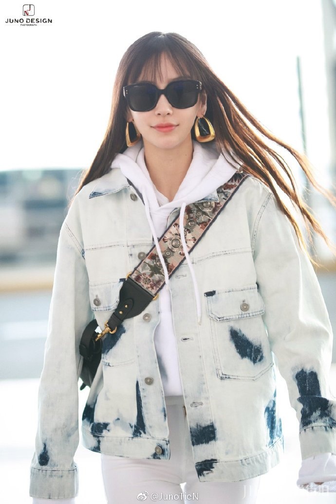 angelababy穿卫衣超显瘦!