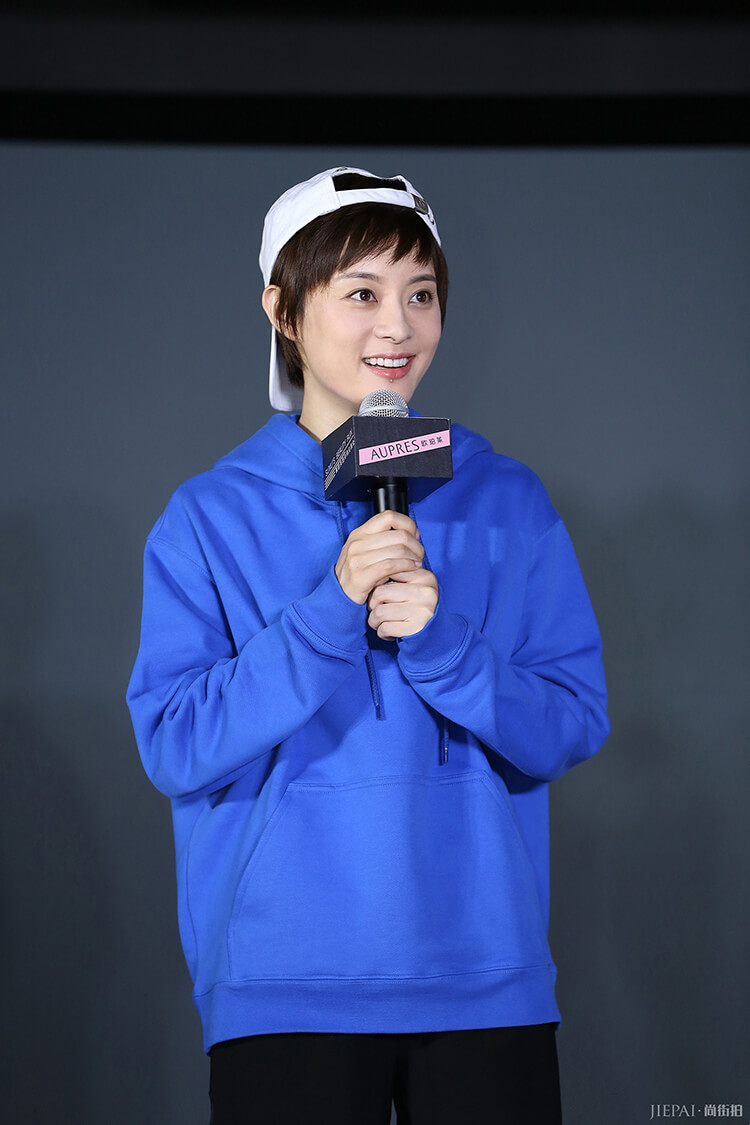 孙俪换连帽卫衣反戴棒球帽帅气又少女 –第 6 页– 尚街拍