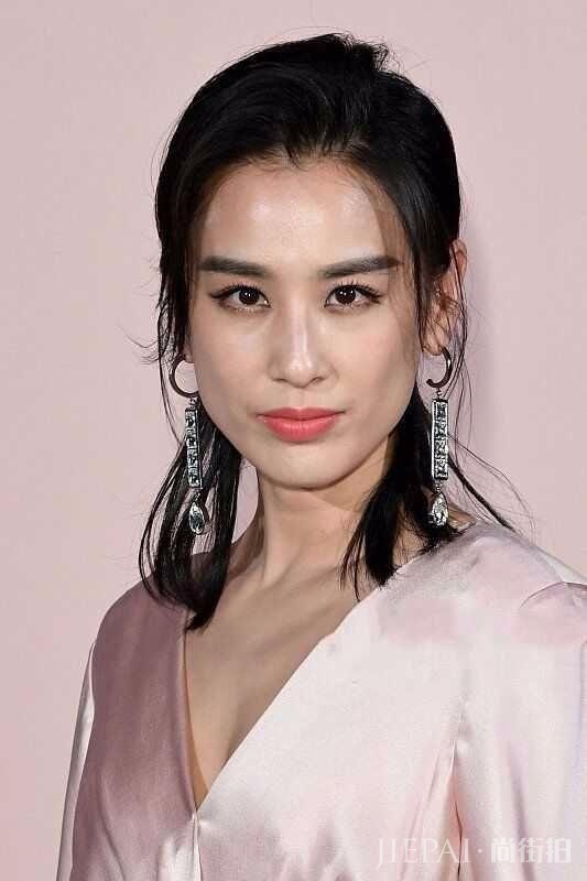 黄圣依未修图曝光,尽显老态!