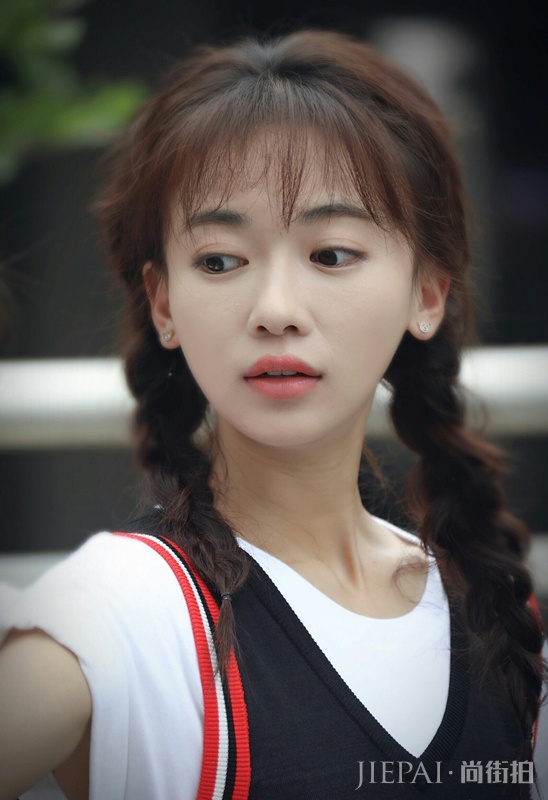 吴谨言换了个发型就像换张脸？