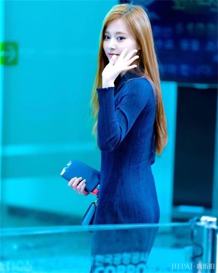 周子瑜现身机场,洋装超吸睛! –第 7 页– 尚街拍