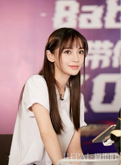 杨颖直播私服日系风,像极了洋娃娃