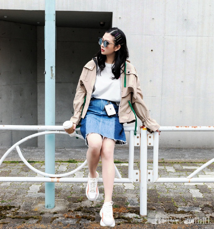 邱淑贞大女儿化身为“时尚达人”,肤白貌美,基因遗传的也太好了吧!