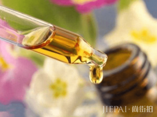 头发精油是吹干前用吗 护发精油的使用步骤