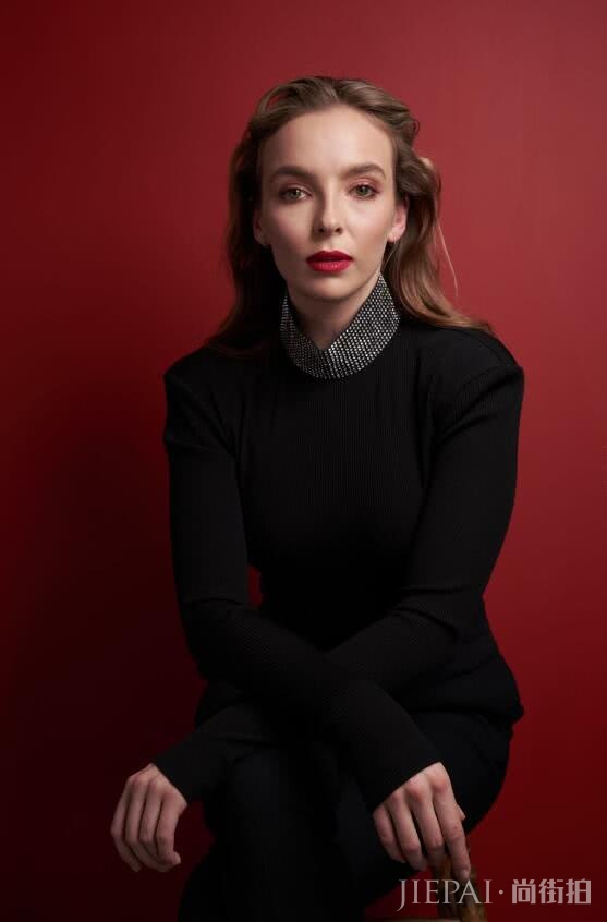 一张照片获13万点赞,连霉霉都爱看她的剧,迷人的“小变态”