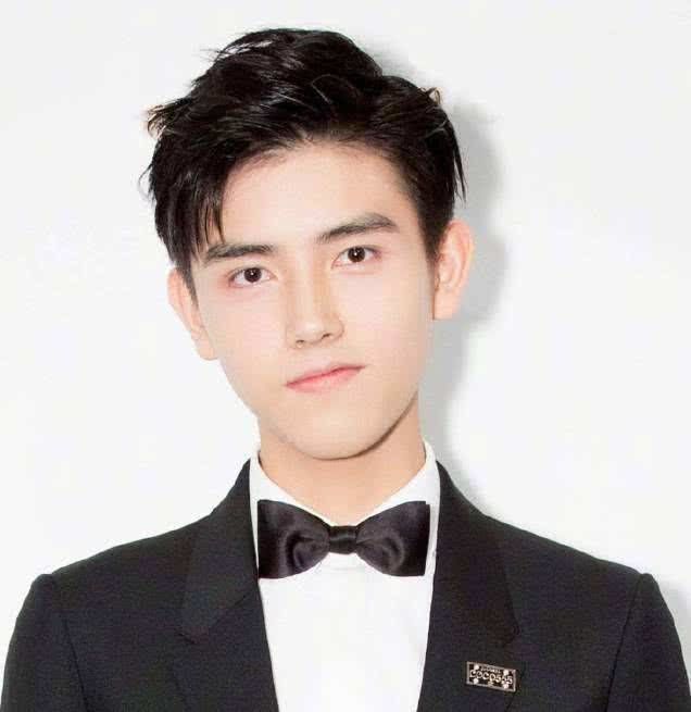 差别对待？同为陈凯歌之子，一个当明星风光无限，一个却路人不识