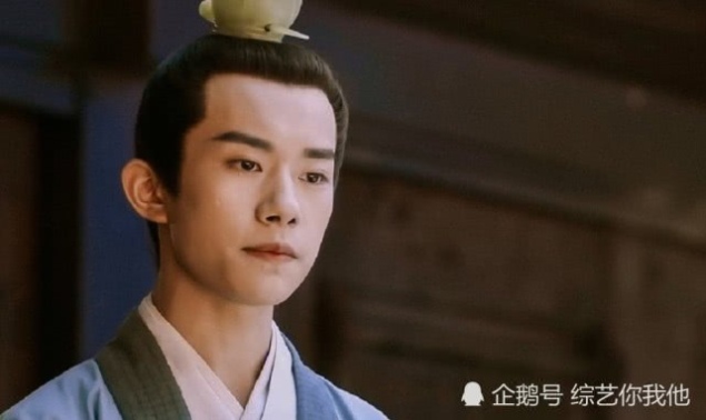 易烊千玺演技还可以,但这方面却是短板,对比雷佳音有差距