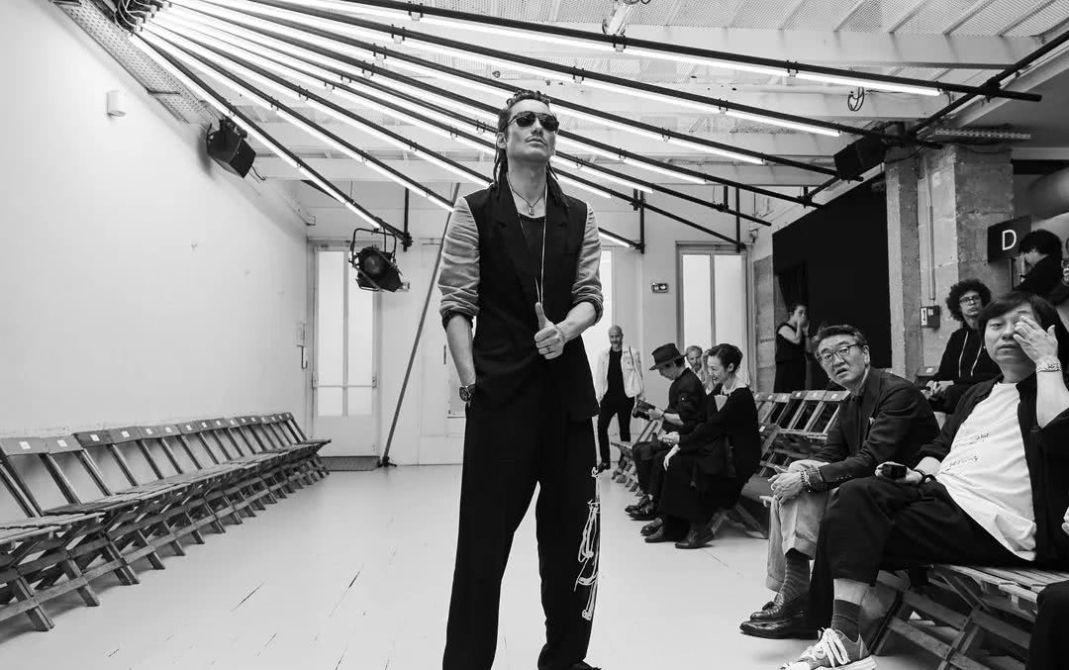 男装周上90后吴亦凡林彦俊 PK 80后彭于晏朱亚文