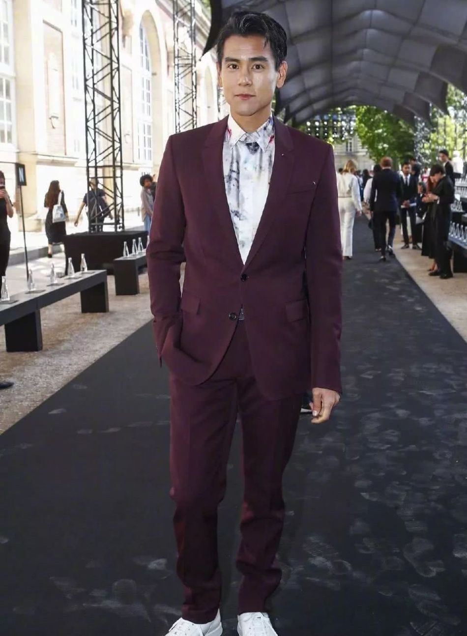 男装周上90后吴亦凡林彦俊 PK 80后彭于晏朱亚文