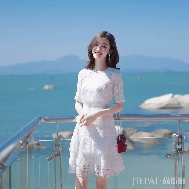 今年特特特特别流行这种初恋裙,时尚优雅还有小女人味