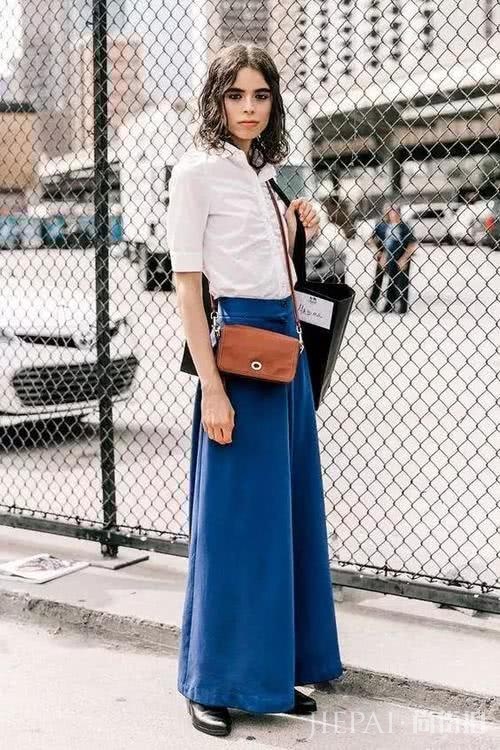 阔腿裤的优雅不输裙装，搭配衬衫更显气质。看欧美街拍时尚演绎吧