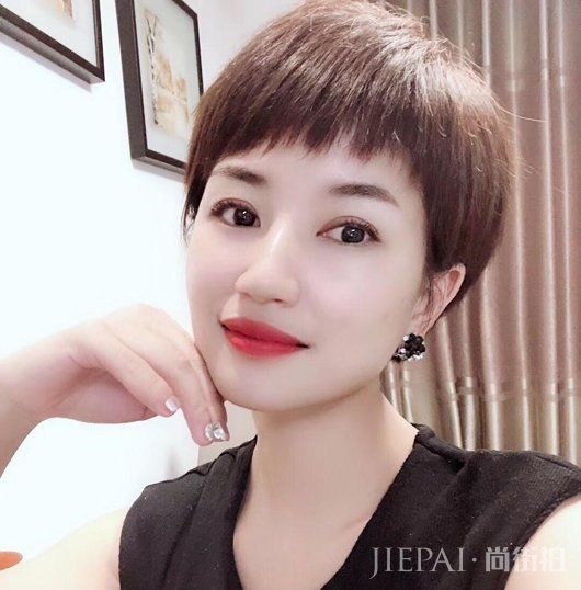 合适35岁女士的短发造型 集知性与优雅与一身的女士短发发型