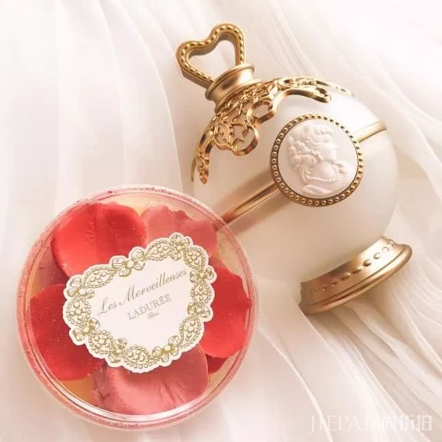 时尚小物:唤醒钢铁直女扑通扑通的少女心