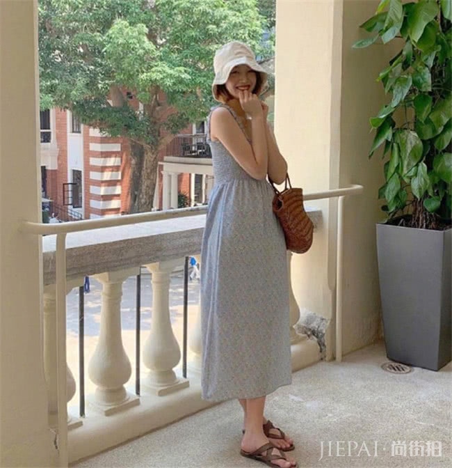 夏天出门来一件好看又清凉的连衣裙,让他爱上你