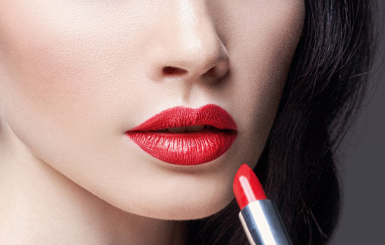 唇彩和口红先涂哪个