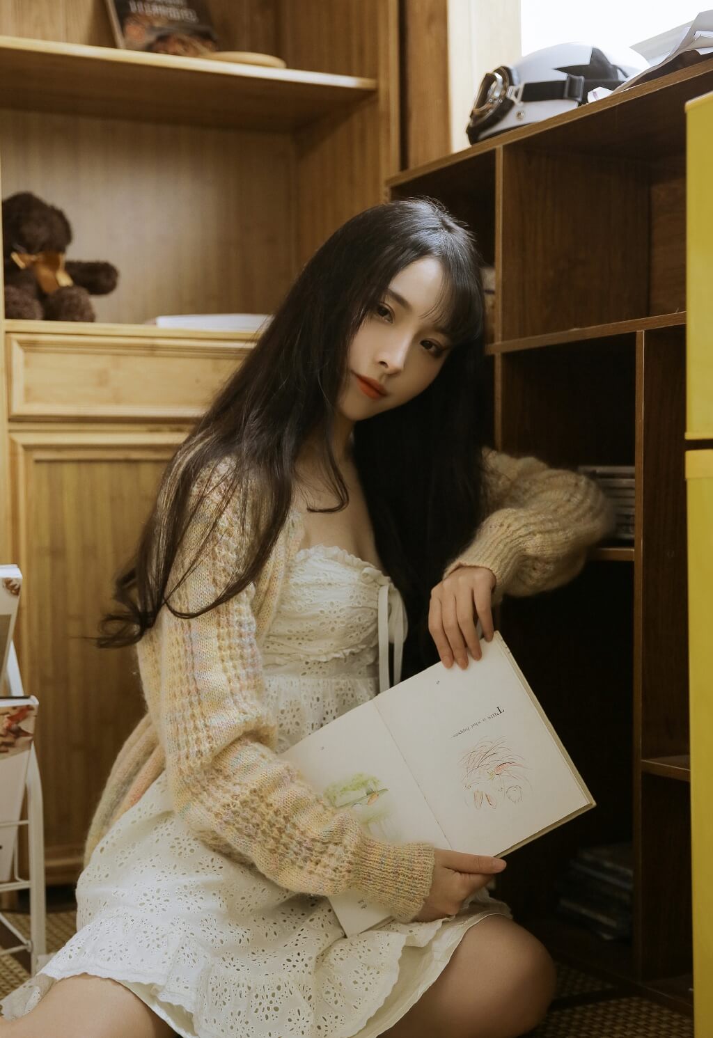 极品长发尤物美女勾魂居家风格写真图片