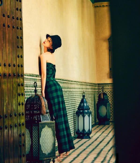 王子文驾驭摩登国风大片，穿搭尽显东方“侠义感”，玩得很高级