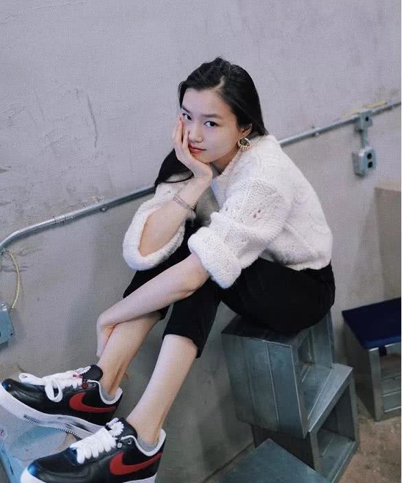 经典黑白配永远都站在时尚的C位,让你简简单单穿出高级感