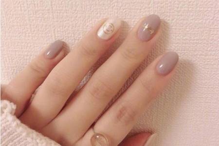 女生最流行美甲款式图片,冬季新款演绎简单大方